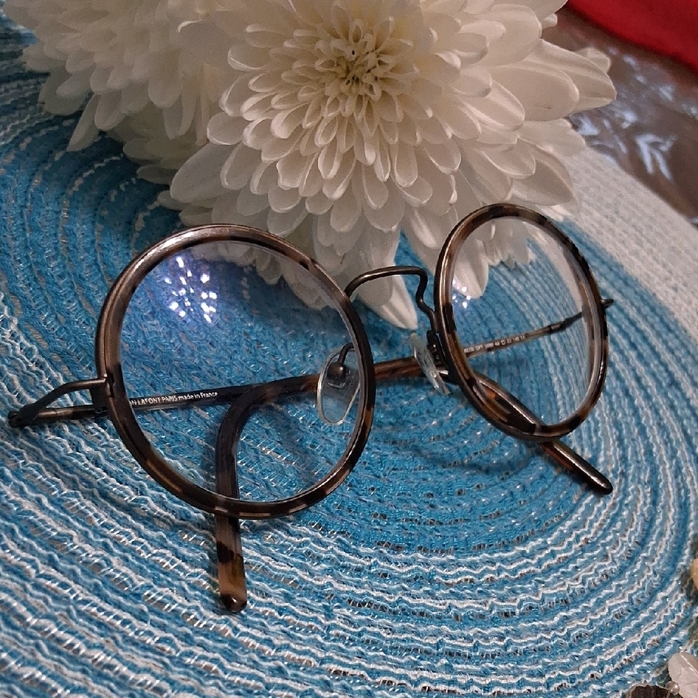 Round Tortoiseshell Glasses - Picture 13 of 13